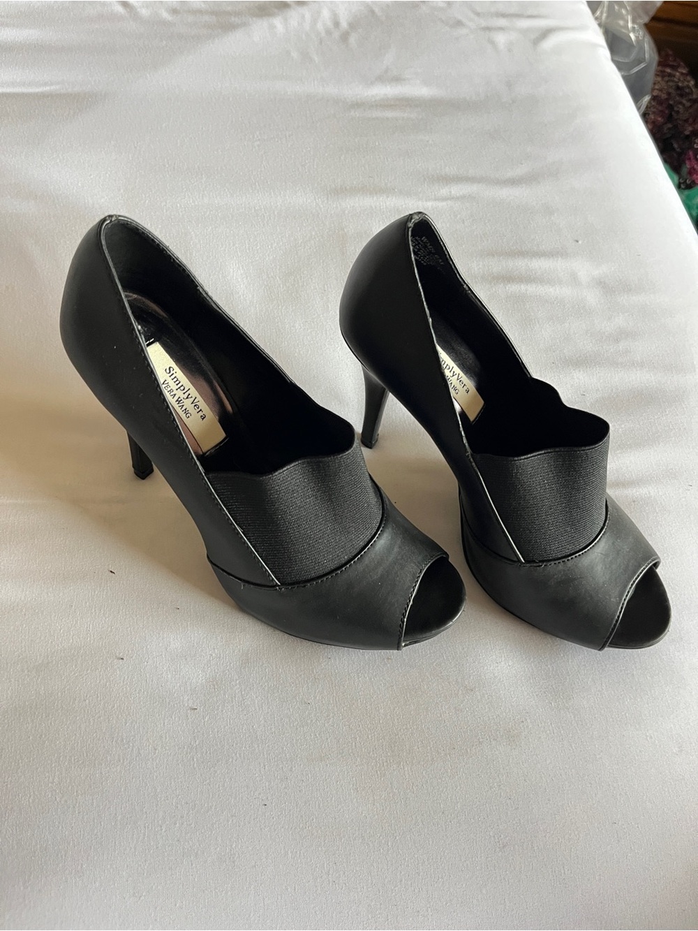 Simply Vera Vera Wang Black Peep Toe Stiletto Heels Size 6M